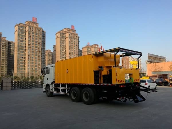 How is micro-surfacing constructed on highways_1